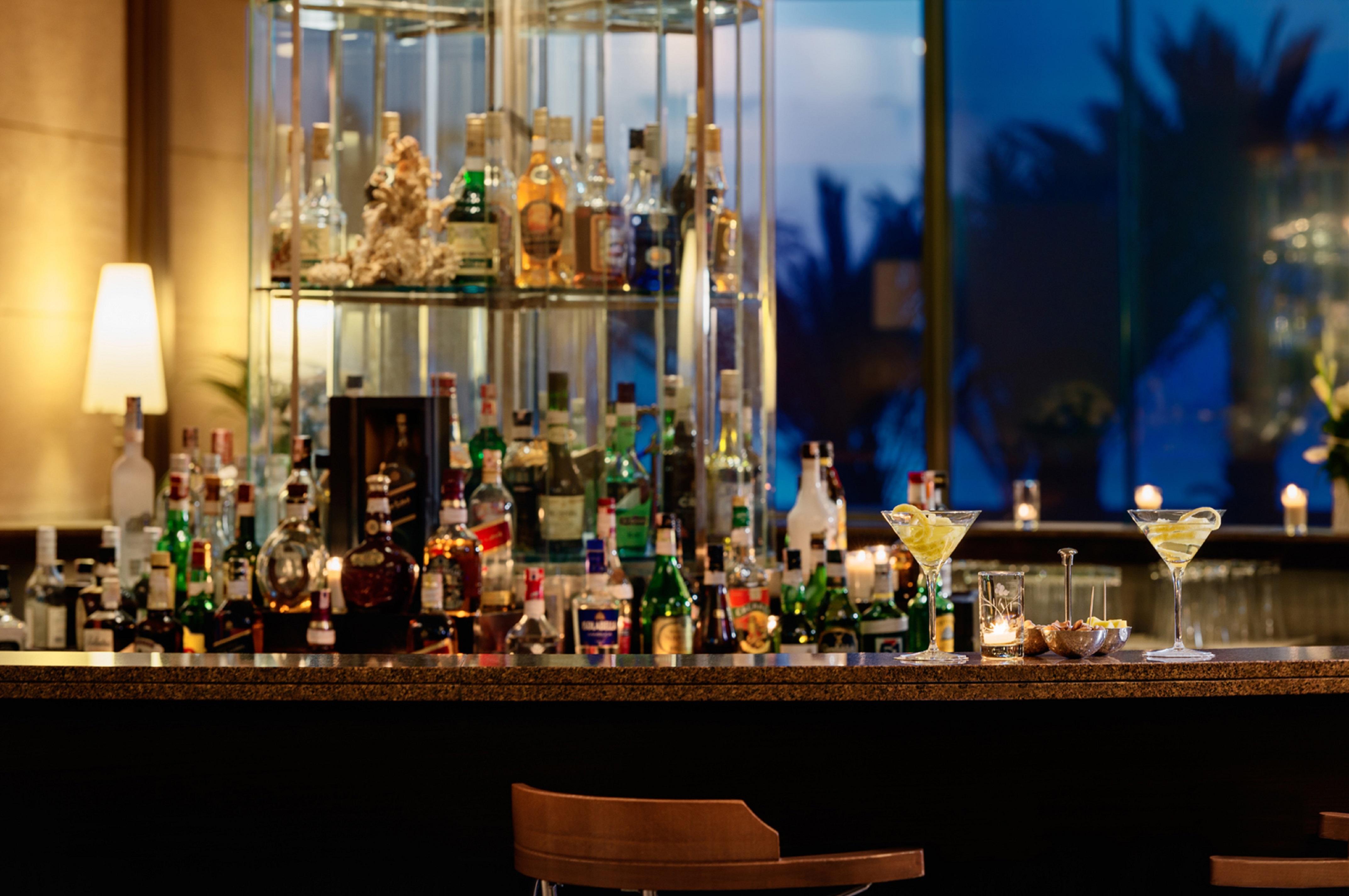 Mövenpick Hotel&Casino Malabata Tanger Esterno foto The bar at the 1919