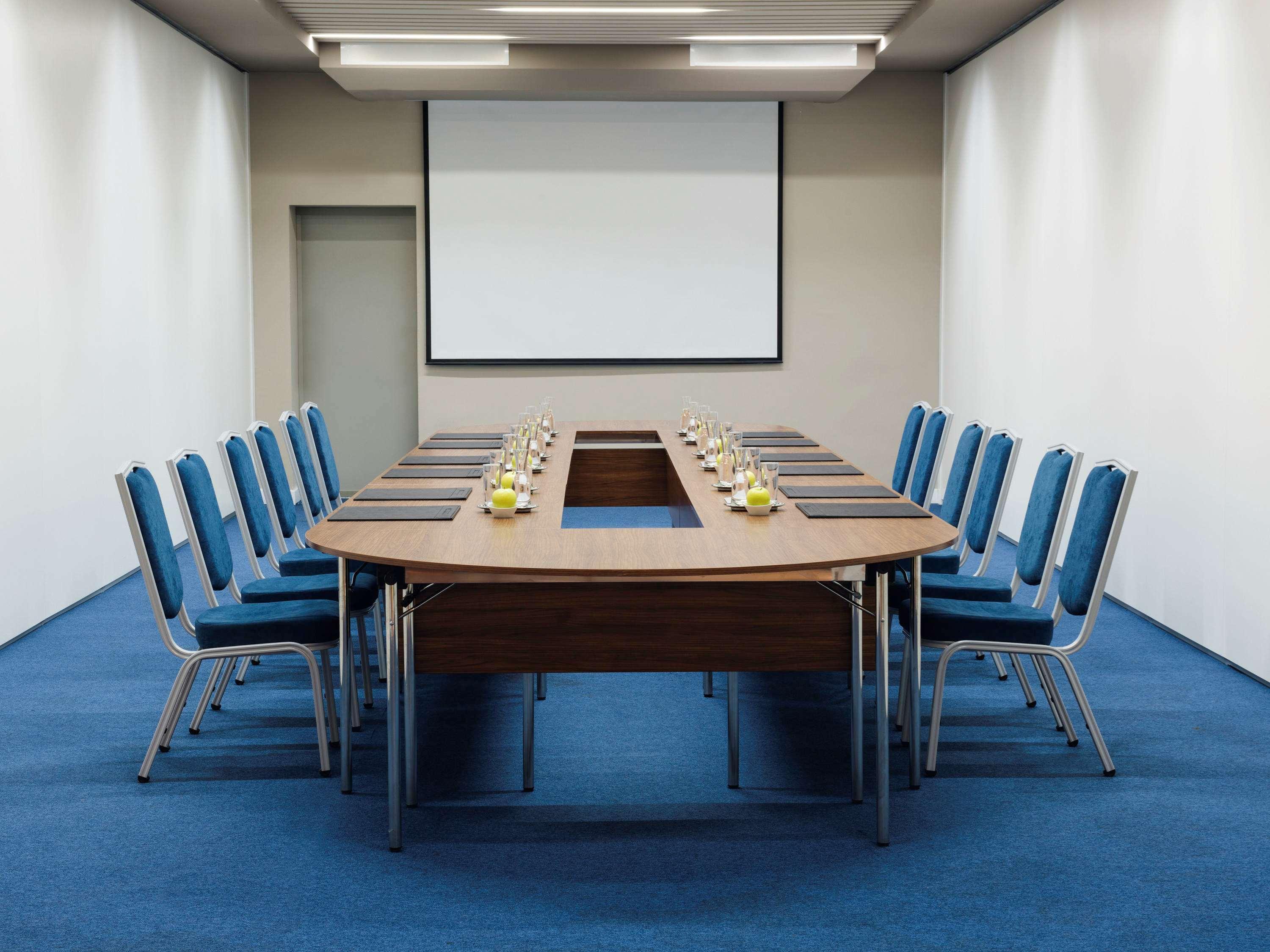 Mövenpick Hotel&Casino Malabata Tanger Esterno foto A typical meeting room