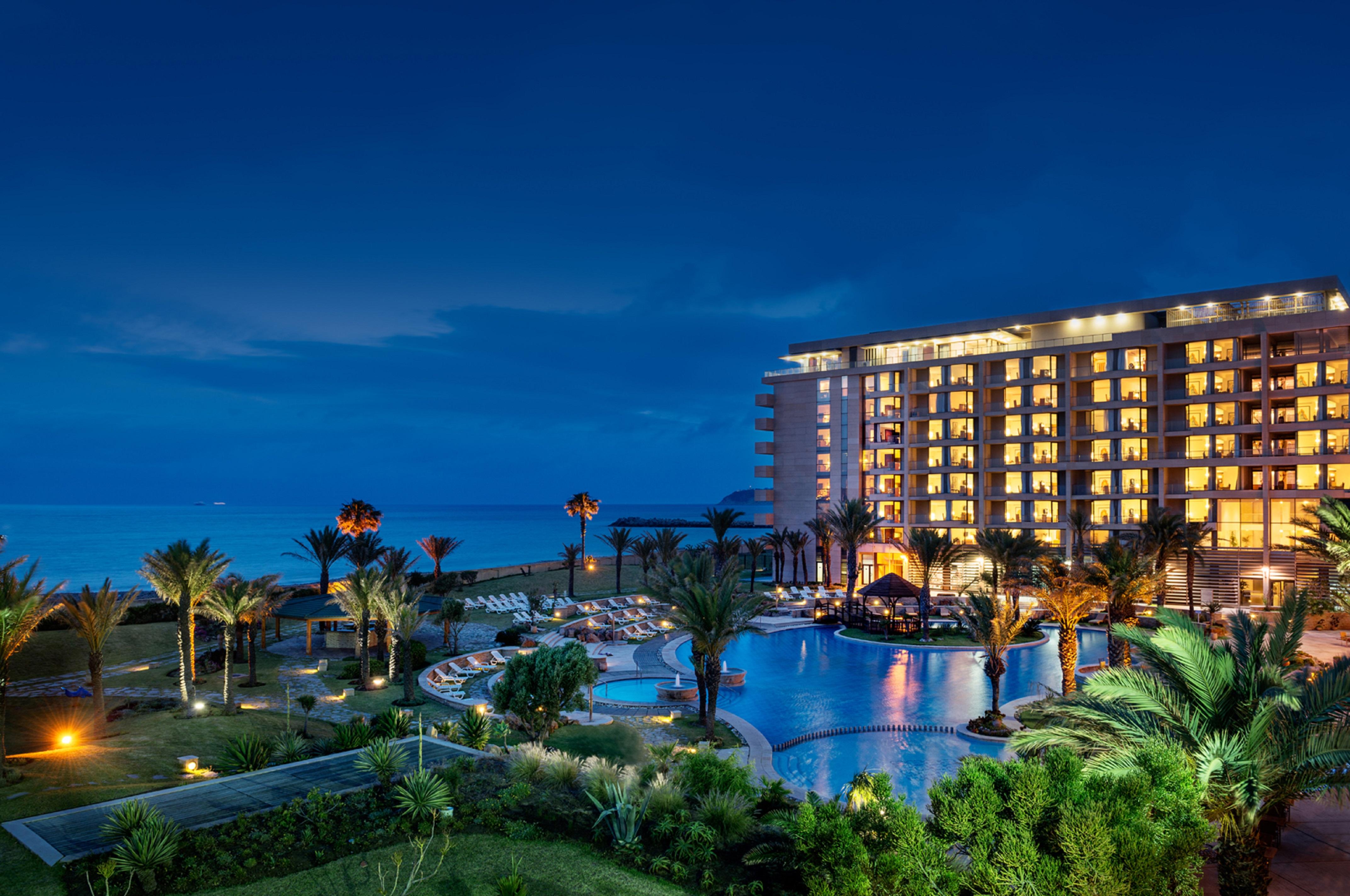 Mövenpick Hotel&Casino Malabata Tanger Esterno foto Hilton Phuket Resort and Spa