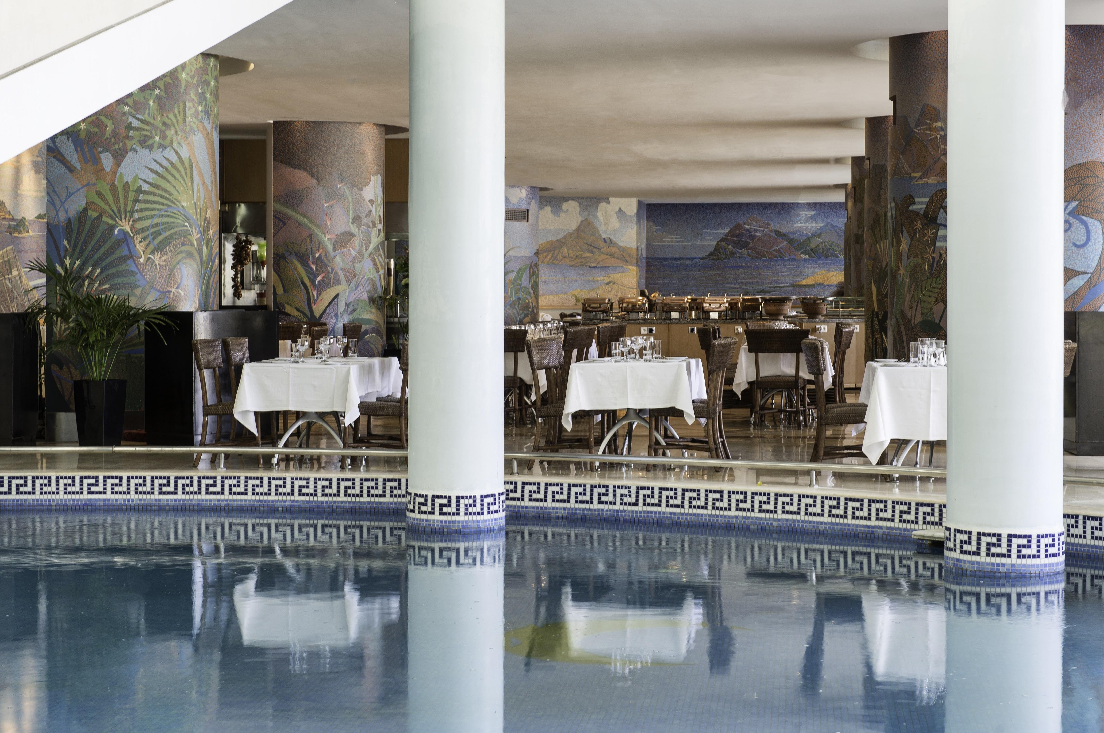 Mövenpick Hotel&Casino Malabata Tanger Esterno foto The pool at the hotel