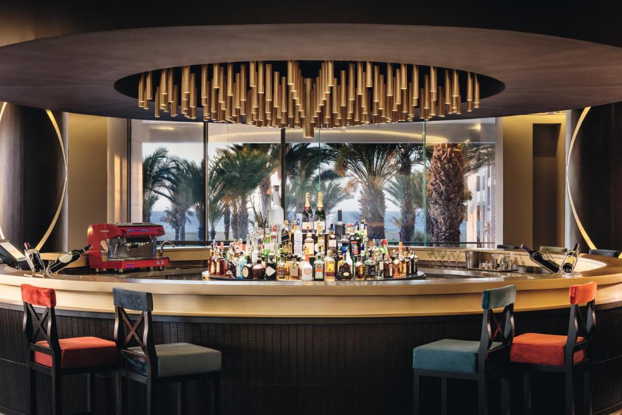Mövenpick Hotel&Casino Malabata Tanger Esterno foto The bar at the 101 Lounge