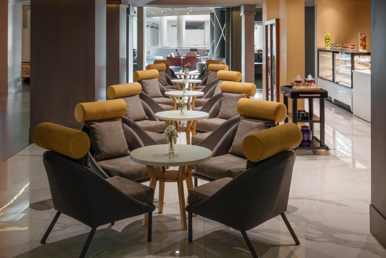 Mövenpick Hotel&Casino Malabata Tanger Esterno foto The lounge at the airport