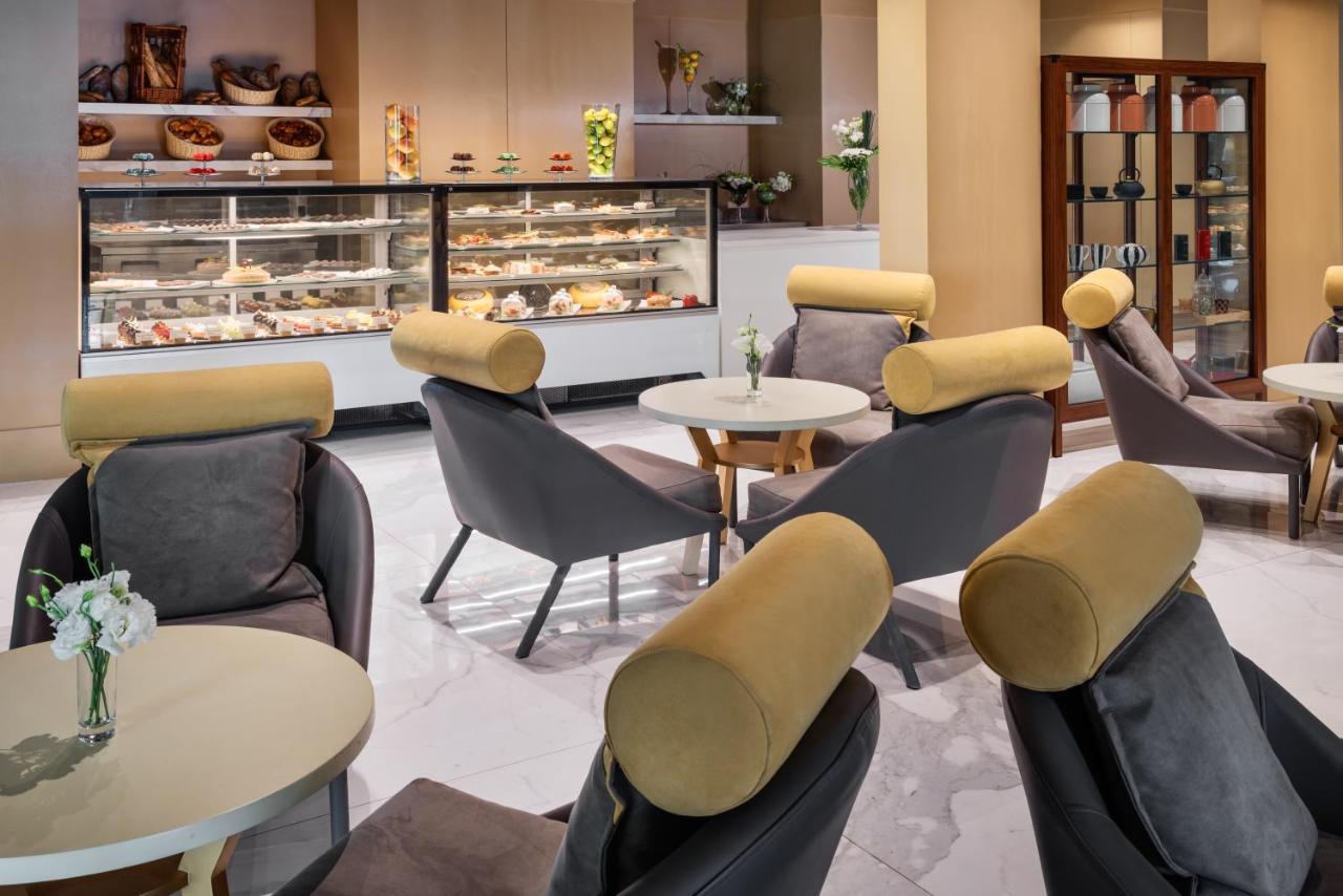Mövenpick Hotel&Casino Malabata Tanger Esterno foto The Lounge at the airport